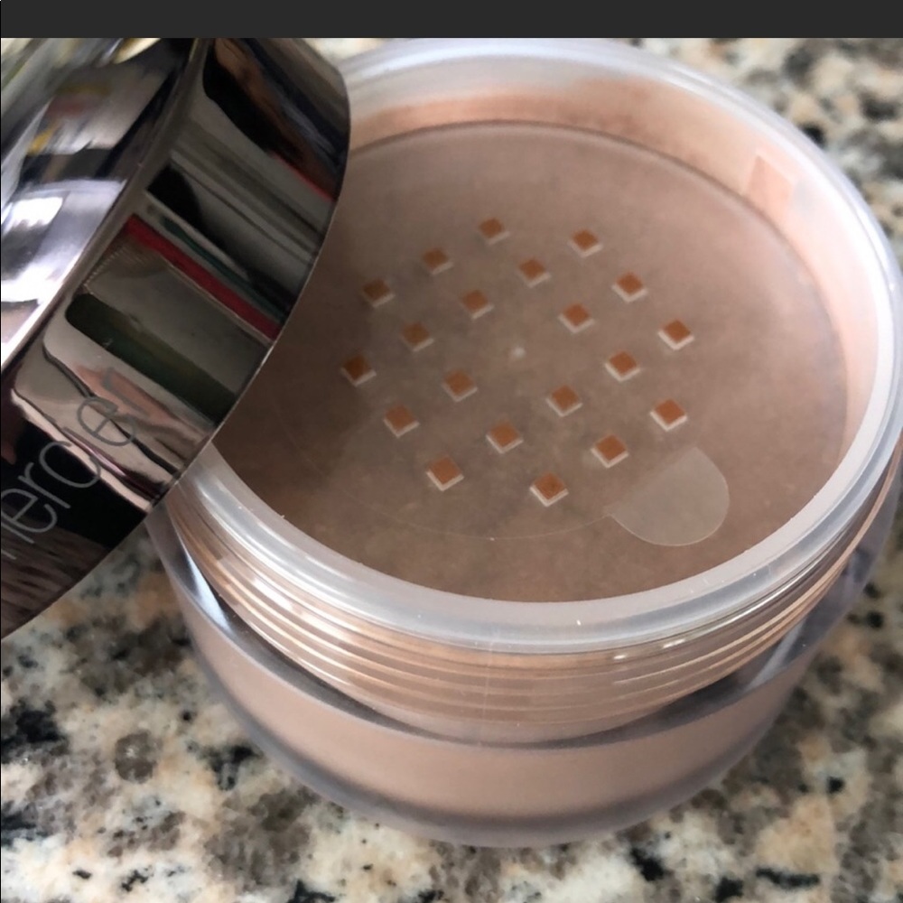 Laura Mercier Translucent Powder Medium Deep